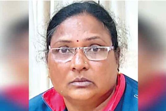 Female Police Sub-Inspector caught taking bribe of Rs. 40,000