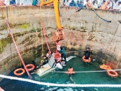 Five people died after car fell into a well