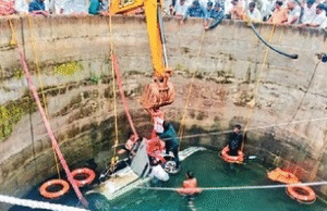 Five people died after car fell into a well