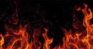 Massive fire breaks out at furniture shop 5 members of the same family die