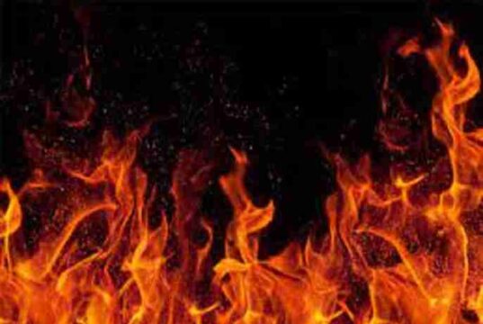 Massive fire breaks out at furniture shop 5 members of the same family die