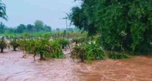 Two people were swept away in floods caused by cloudburst rains, the sky was torn apart